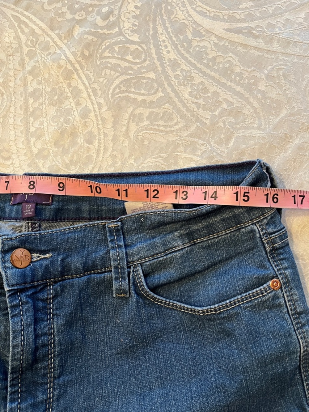 NYDJ Medium Blue Denim Capri Jeans with Copper Button Size 12 EUC - Picture 5 of 7
